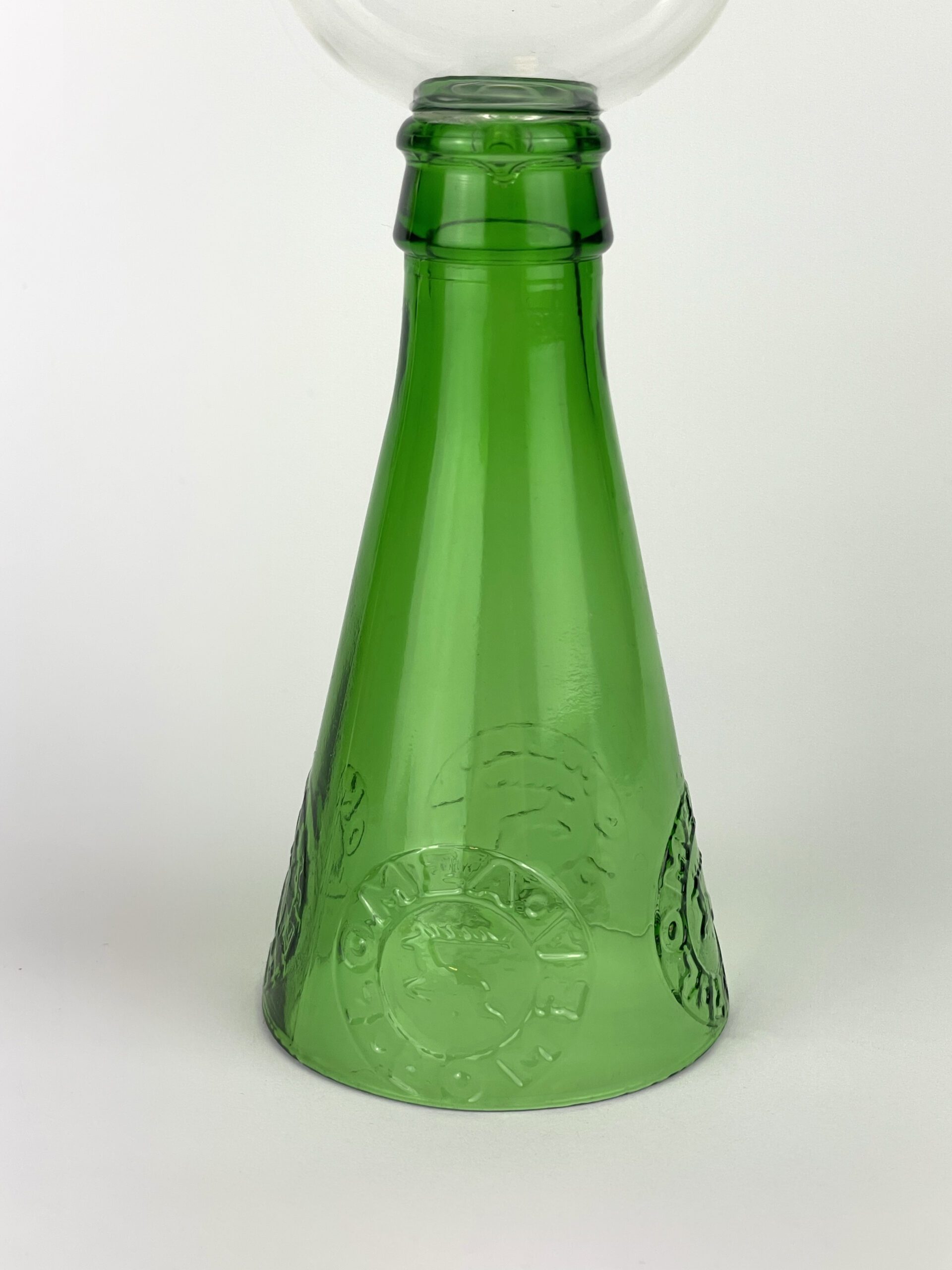 zielony szklany świecznik