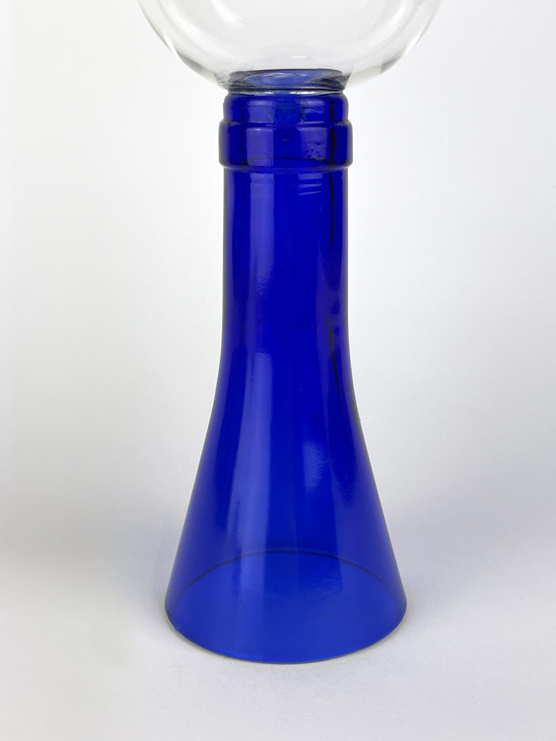 szklany niebieski świecznik